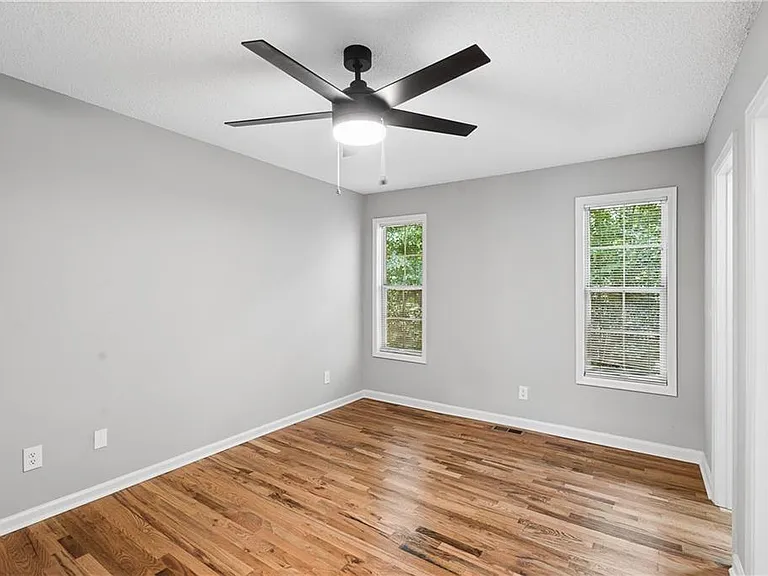5200 Laurel Bridge Dr SE — Photo 16
