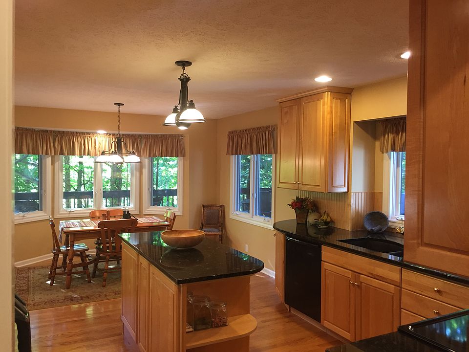 1st image of 6393 Hidden Pond Dr
