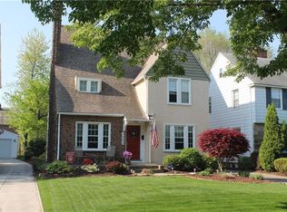 3882 Bushnell Rd, University Heights, OH 44118