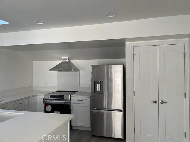 2 bed, 798 sqft, $2,750 — Photo 2