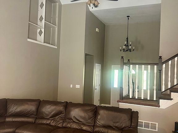 4th image of 96 Enid Ln