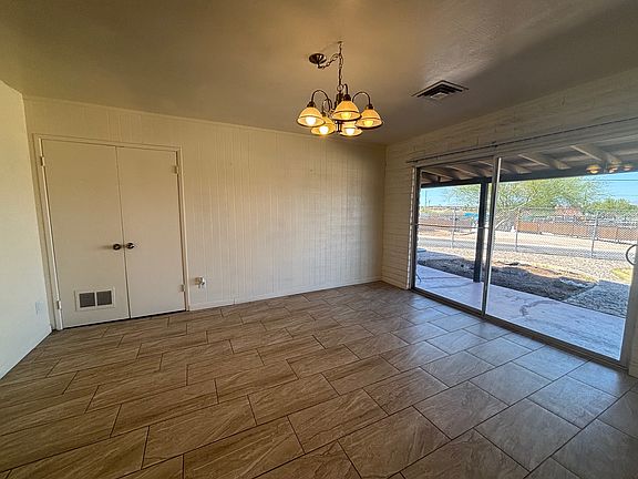 Eat-in Kitchen area