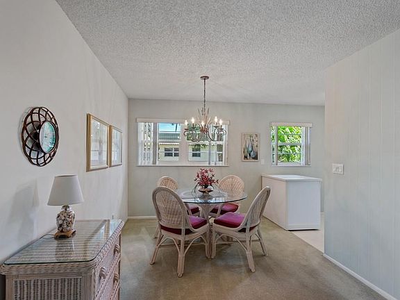 5th image of 8 Vista Gardens Trl
