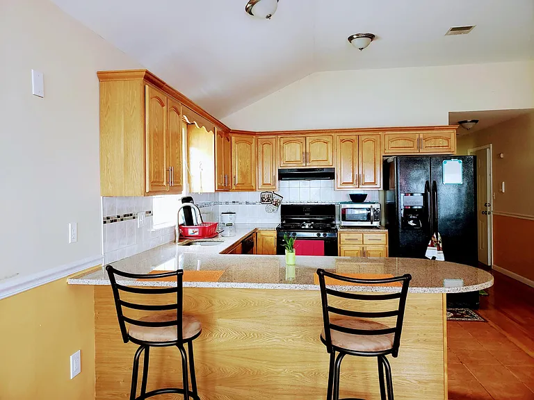 146 Terrace Ave #2 — Photo 6