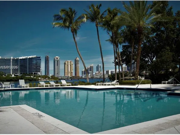 3155 NE 184th St APT 8106, Aventura, FL 33160
