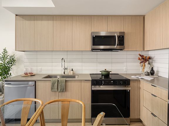 3rd image of 6019 Dunbar St #D3r