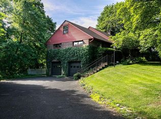 303 Wynthrop Rd, Syracuse, NY 13209