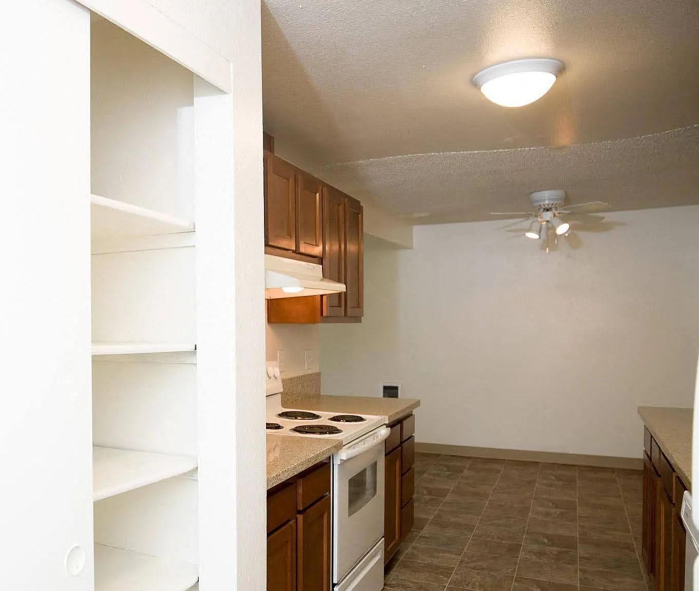 Meadow Ridge Apartments — Photo 4