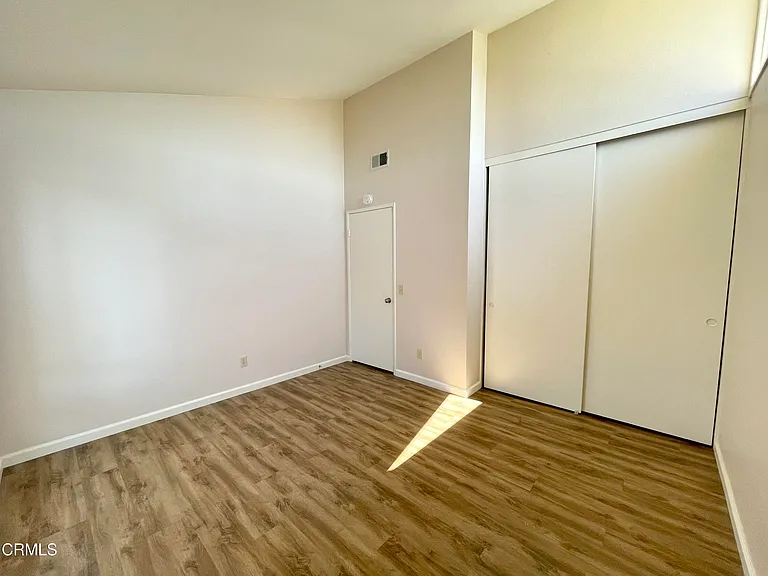 936 Belmont Ave — Photo 24