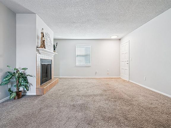 5th image of 11417 N May Ave APT D