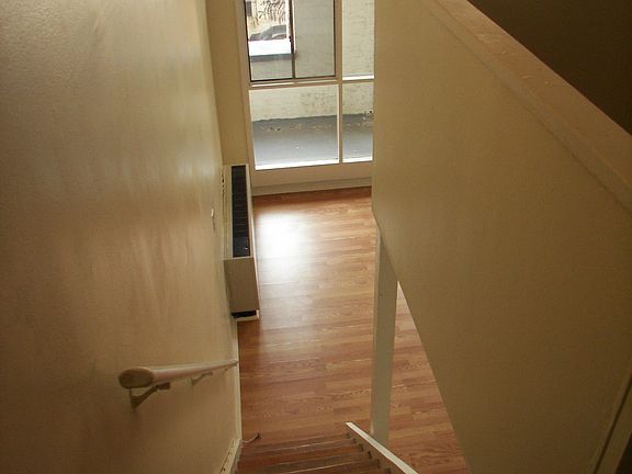 5th image of 1329 Lombard St APT 207