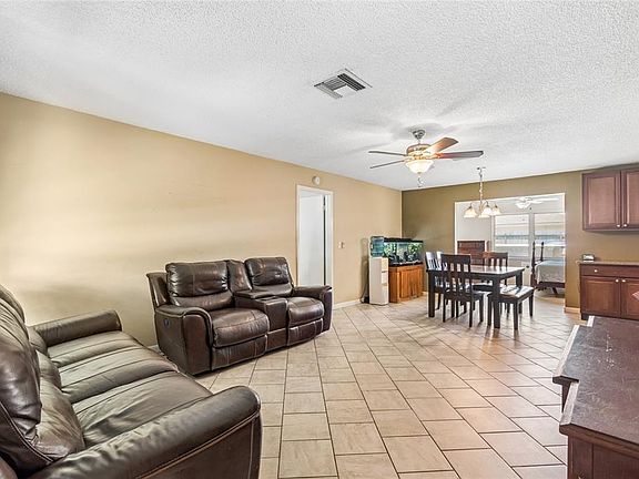 3rd image of 9473 Bayside Ct