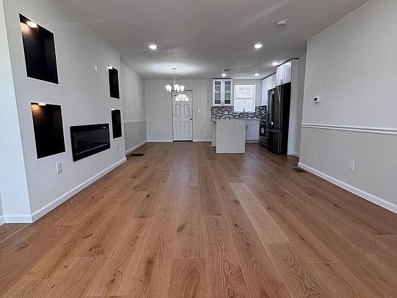 3rd image of 7825 Rugby St