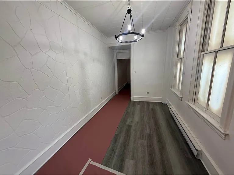 48 S Vine St — Photo 6