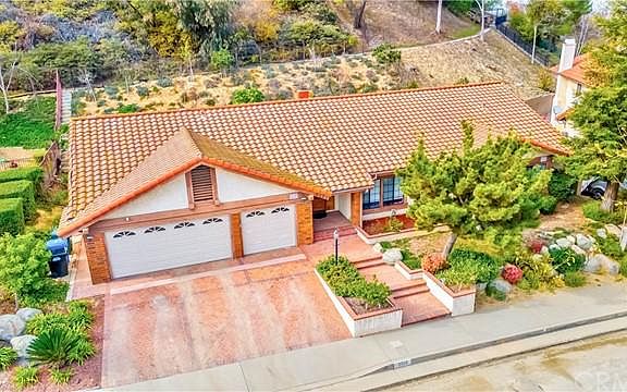 2nd image of 2525 Saleroso Dr