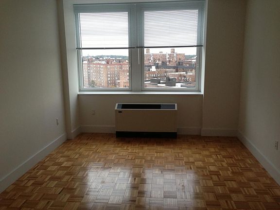 4th image of 9713 Queens Blvd