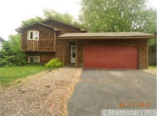 10481 Quince St NW, Coon Rapids, MN 55433