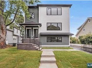 105 Feronia Way FLOOR 2, Rutherford, NJ 07070