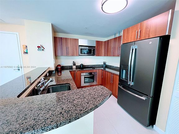 4th image of 300 S Biscayne Blvd APT 1508