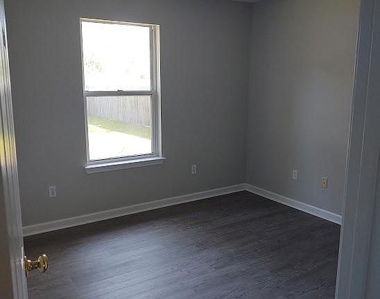 3rd image of 6431 Arbor Ln