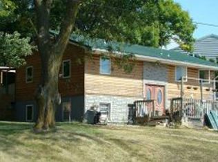 211 Glasgow Rd, Fairfield, IA 52556