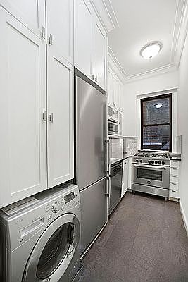 5th image of 120 E 86th St APT 3D