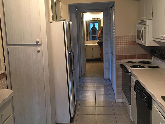 4th image of 1876 Fairview Villas Dr APT 3