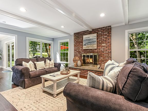 17 Boulder Brook Road