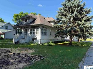 601 1st St SE, Fairfax, MN 55332