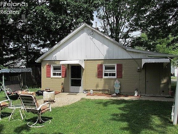 2nd image of 220 Riverside Dr