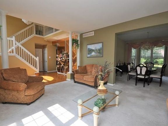 3rd image of 1545 Whispering Woods Dr