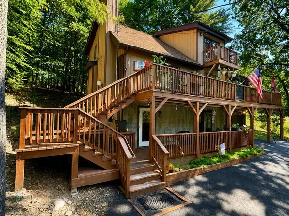 133 Manchester Dr, Bushkill, PA 18324