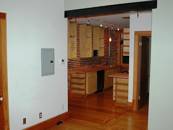 3rd image of 4067A Shaw Blvd #A