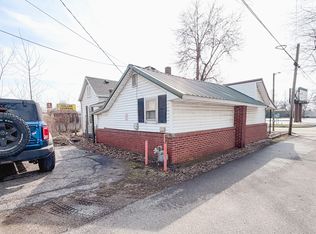 317 N Walnut St, Mount Carmel, IL 62863