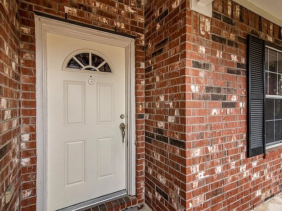 5th image of 22084 Knights Cove Dr