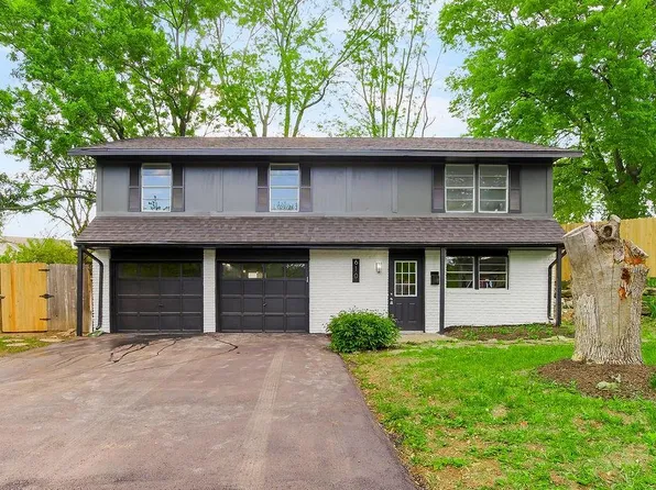 610 NE Park Cir, Lees Summit, MO 64086