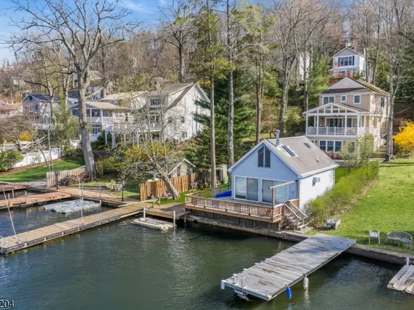 423 Lakeside Blvd, Hopatcong Boro, NJ 07843