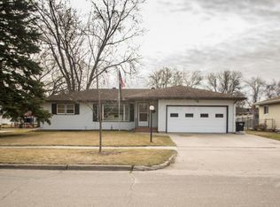 2925 3rd St N, Fargo, ND 58102