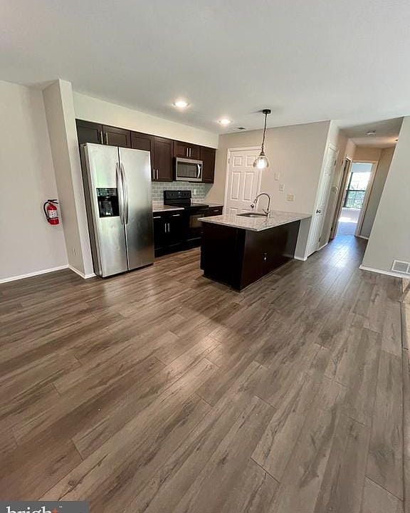 2nd image of 455 Durham Ct