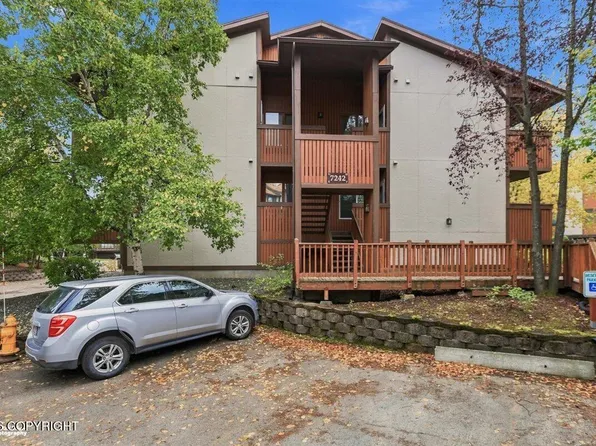 7242 Foxridge Cir #10-E, Anchorage, AK 99518