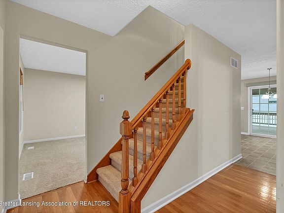 5th image of 7620 Barsfield Ln