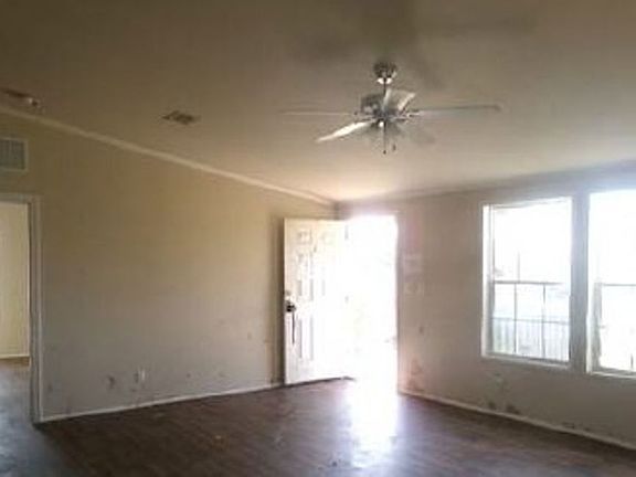2nd image of 268 W Oaks