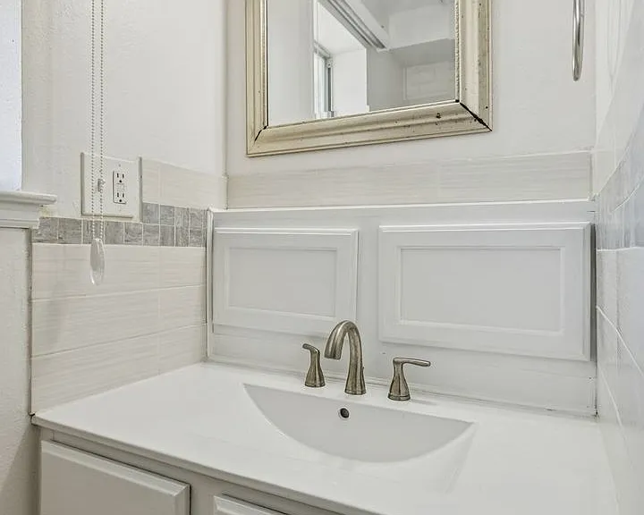 833 Rose Park Dr — Photo 22