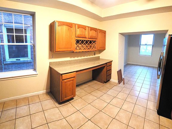 3rd image of 3017 Magnolia Ave #3017