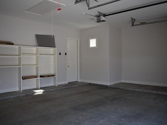3rd image of 107 Solano Dr