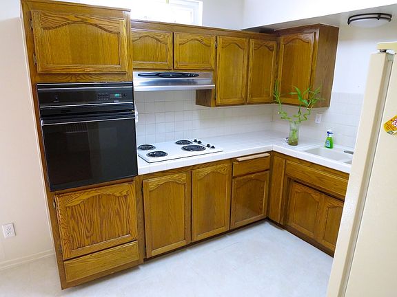 5th image of 4610 Densmore Ave Unit 16