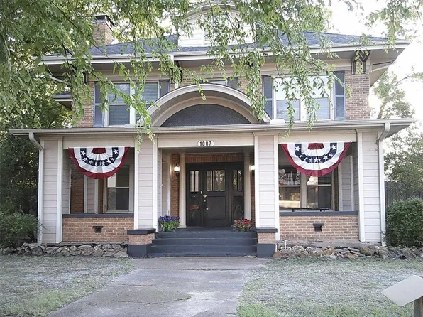 1007 N Center St, Bonham, TX 75418