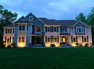 8 Bennington Rd, Windham, NH 03087