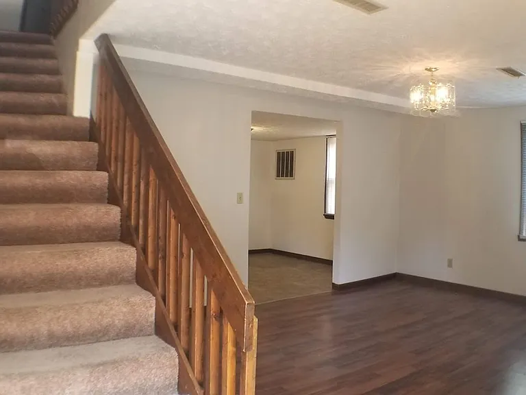 1010 Buffalo St #3 — Photo 7
