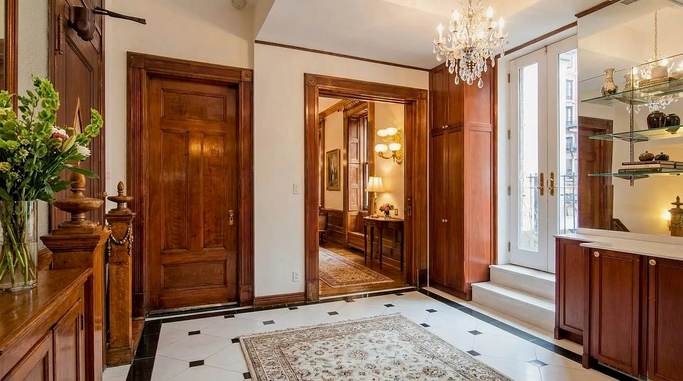 21 East 84th Street — Photo 1